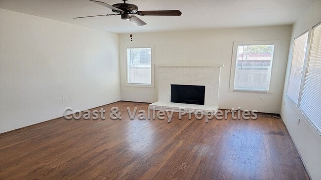 Building Photo - Wonderful South Salinas Home for RENT!!!