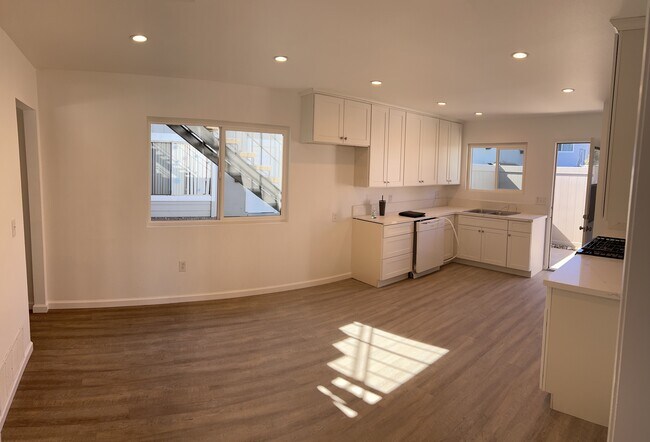 Building Photo - 1340 Estate Dr
