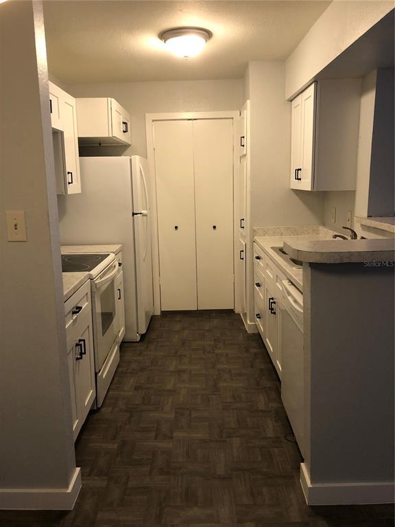 Foto del edificio - 5540 Devonbriar Way