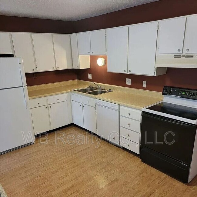 1831 Fuller Rd Unit 29, West Des Moines, IA 50265 Condo for Rent in