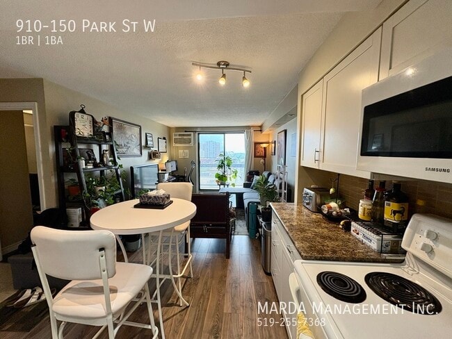 Building Photo - BEAUTIFUL 1BED 1BATH  VICTORIA PARK PLACE ...