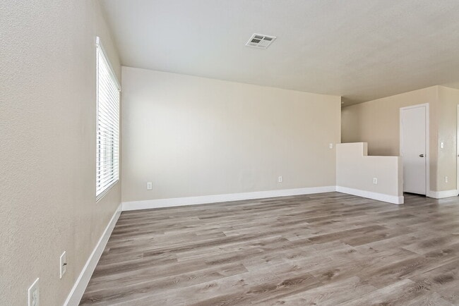 Building Photo - 1820 Loida Ct
