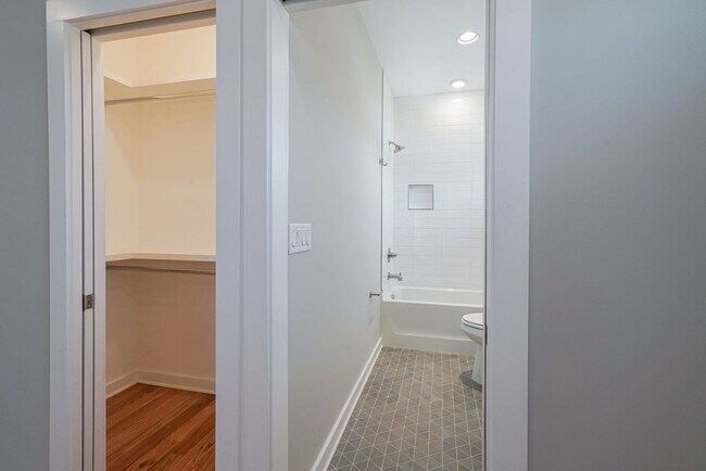 Foto del edificio - East Nashville Townhome for Lease