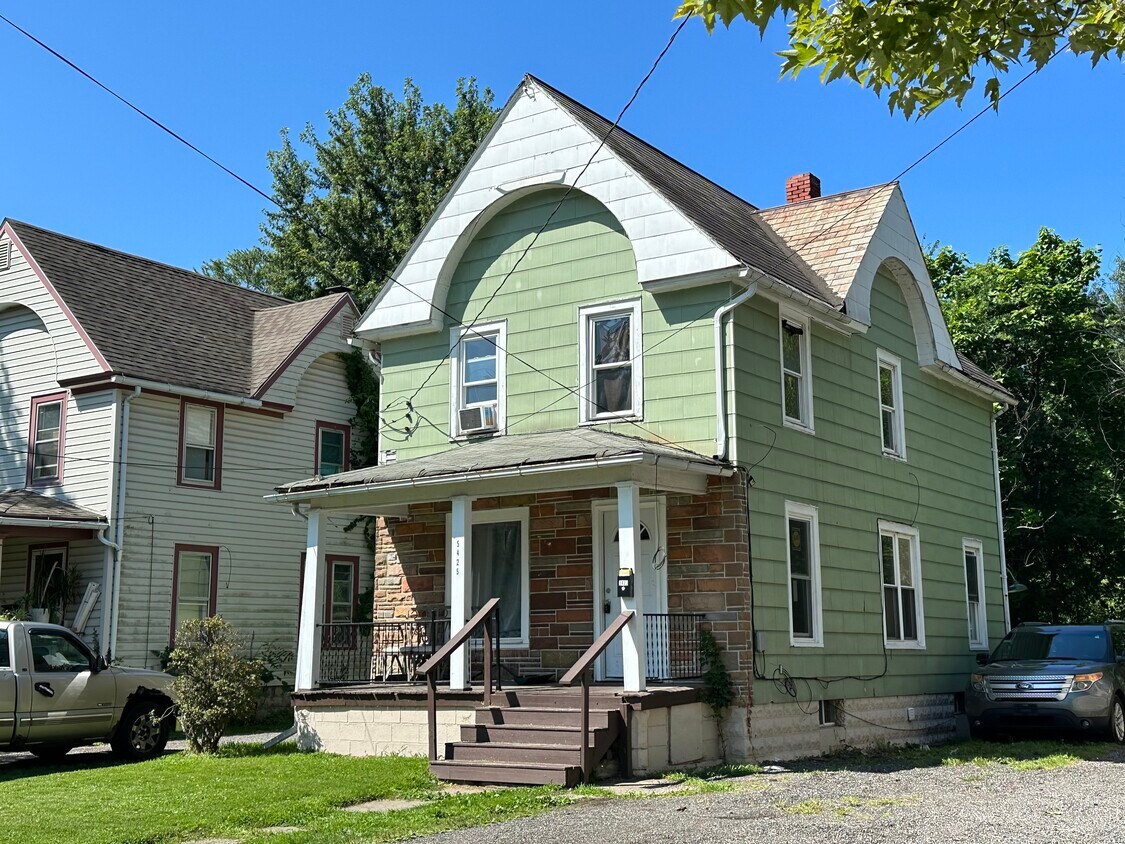 Foto principal - 5425 Adams Ave