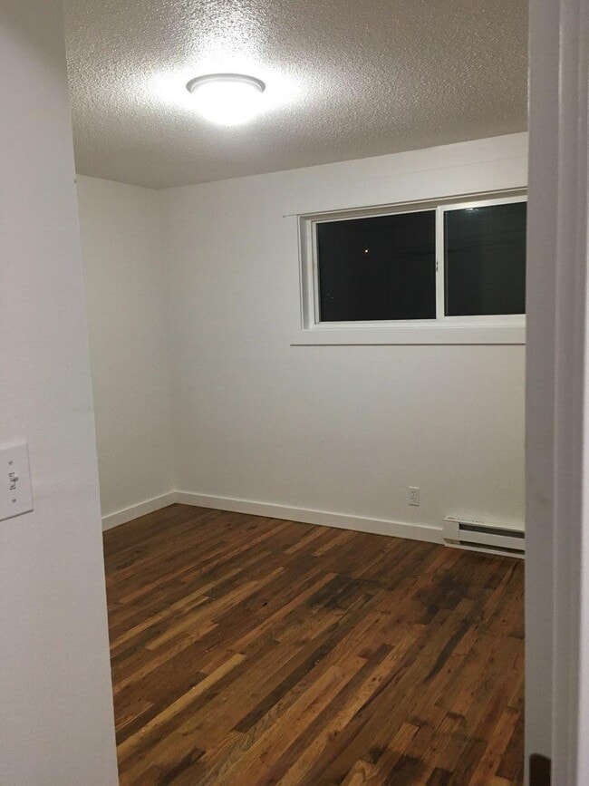 Building Photo - 3320 Fernwood Pl