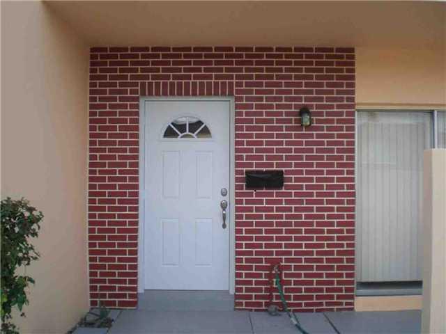 Foto principal - 7956 Forest Blvd
