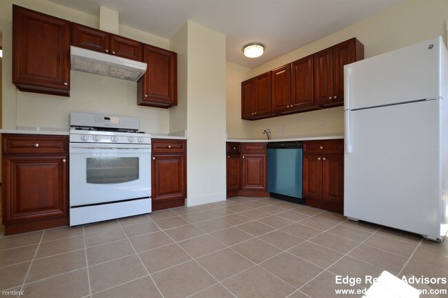 Building Photo - 4 br, 1 bath  - 50 Massachusetts Ave