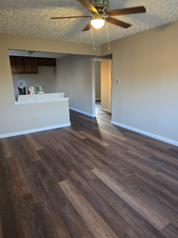 Building Photo - 427 W Vanbibber Dr
