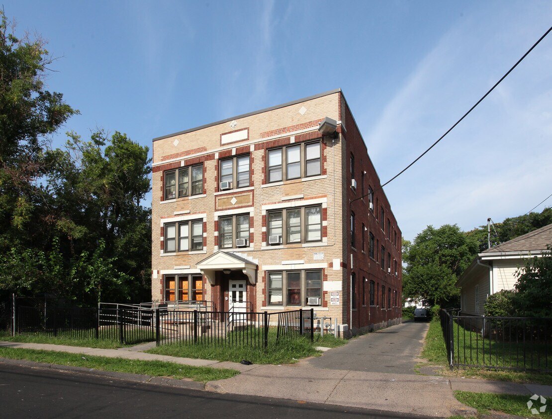Primary Photo - 123-125 Martin St