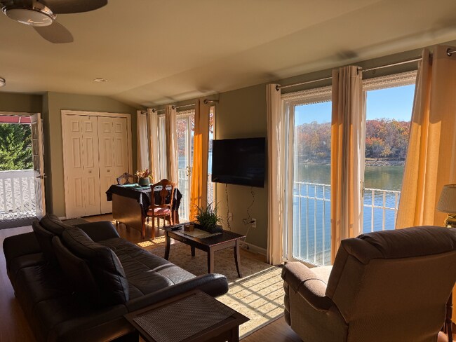 Foto del edificio - 282 Snyder Rd