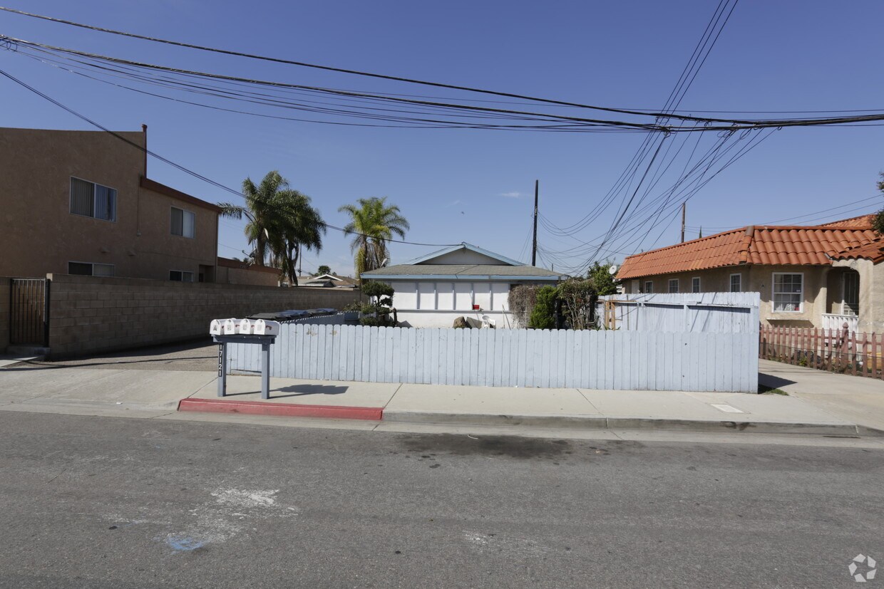 17121 Nichols Lane Huntington Beach Ca 92647 17121 Elm St, Huntington Beach, CA 92647 - 17121 Elm St Huntington