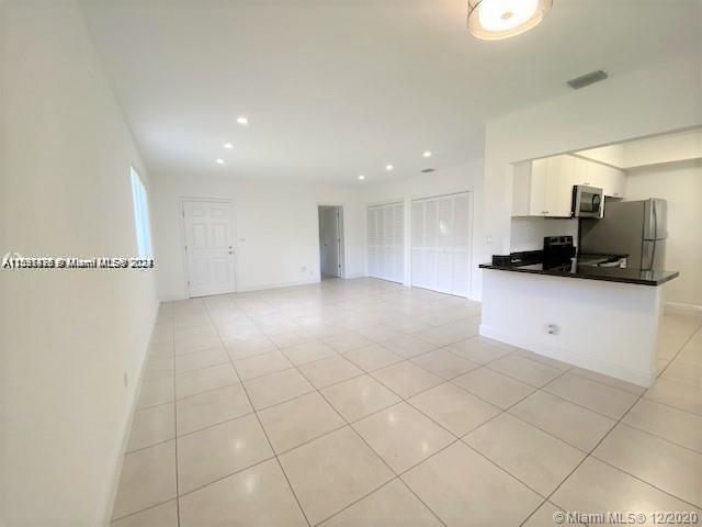 Building Photo - 3400 S Le Jeune Rd