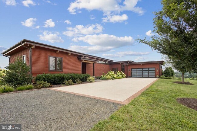 Building Photo - 8425 Lee Hwy