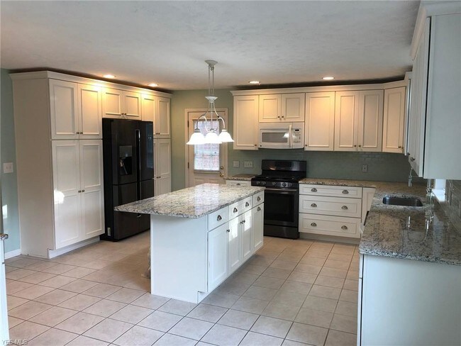 Building Photo - 1244 Brainard Rd