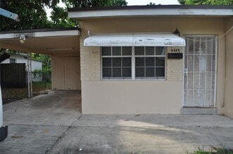 Building Photo - 6425 SW 25th St