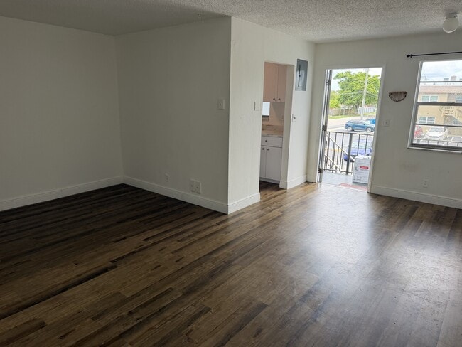 Building Photo - 5741 SW 36th Ct