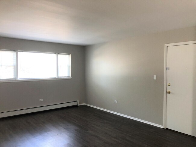 Foto del edificio - 3404 Maple Ave
