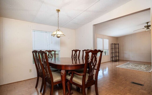 Foto del edificio - Peaceful 3 Bedroom Home just minutes to Li...