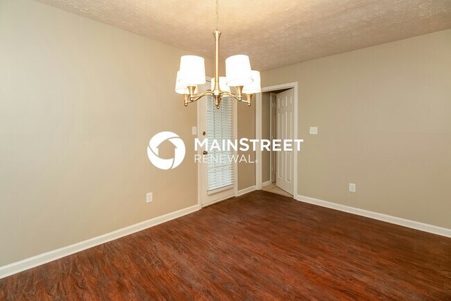 Foto del edificio - 3 Bedroom Pet-Friendly Home in College Park, GA with Main Street Renewal