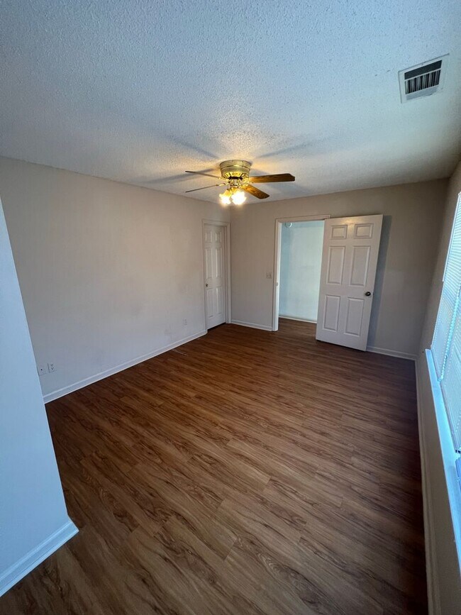 Foto del edificio - 418 Brannen Dr. #9 (Country Club Villas)