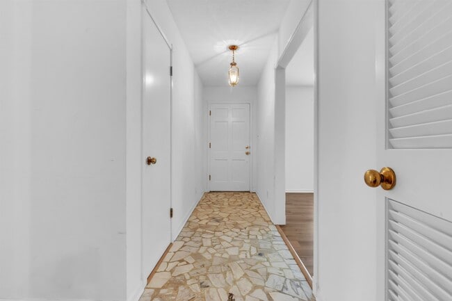 Building Photo - 5427 Shirlington Ave
