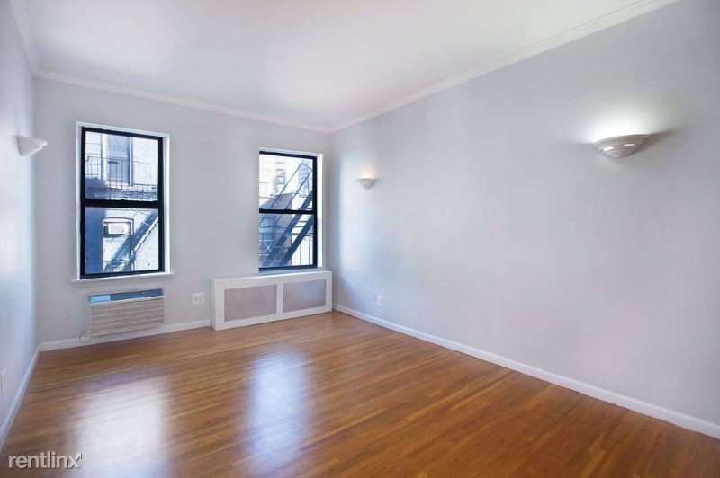 Primary Photo - 225 E 82nd St