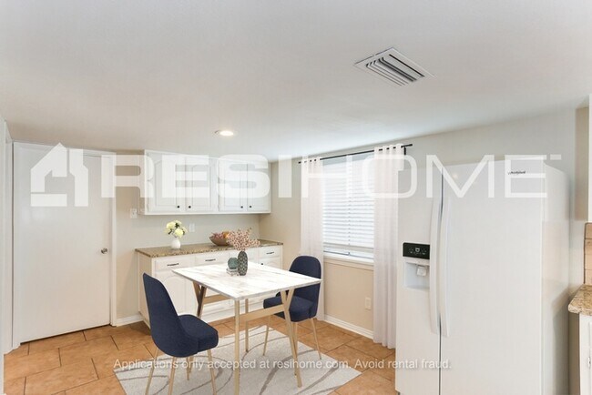 Foto del edificio - 7308 Bristlecone Ct