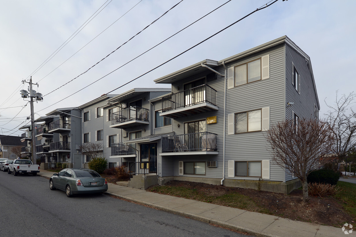 Building Photo - Fulton Street Apartments