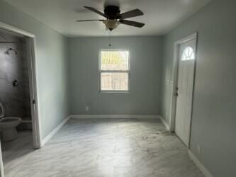 Foto del edificio - 2329 Fairway Dr