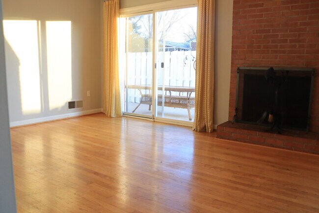 Building Photo - 5801 Bucknell Terrace