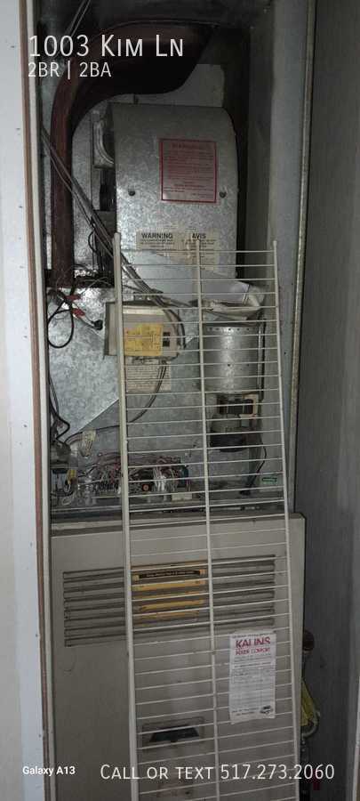 Building Photo - Spacious 2 Bed 2 Bath Mobile home. Handyma...