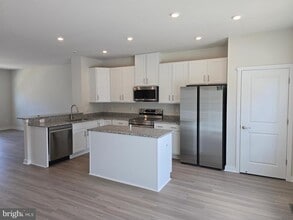 Building Photo - 107 BOONE Ct
