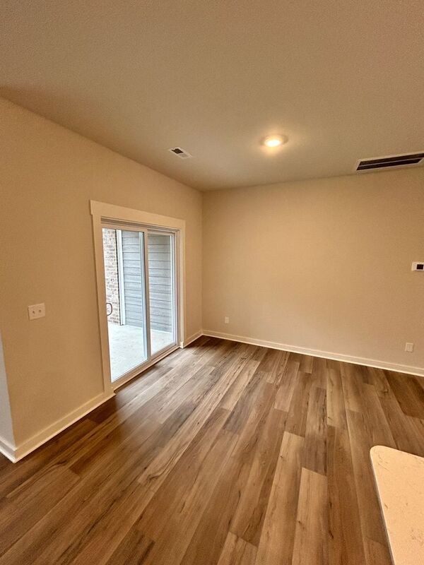 Building Photo - 261 Duke Private Ct