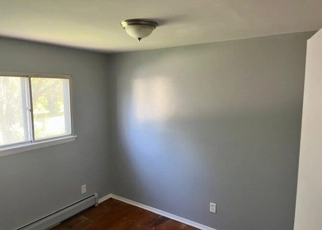 Building Photo - Spacious 3-Bed, 1-Bath Rental in Flint