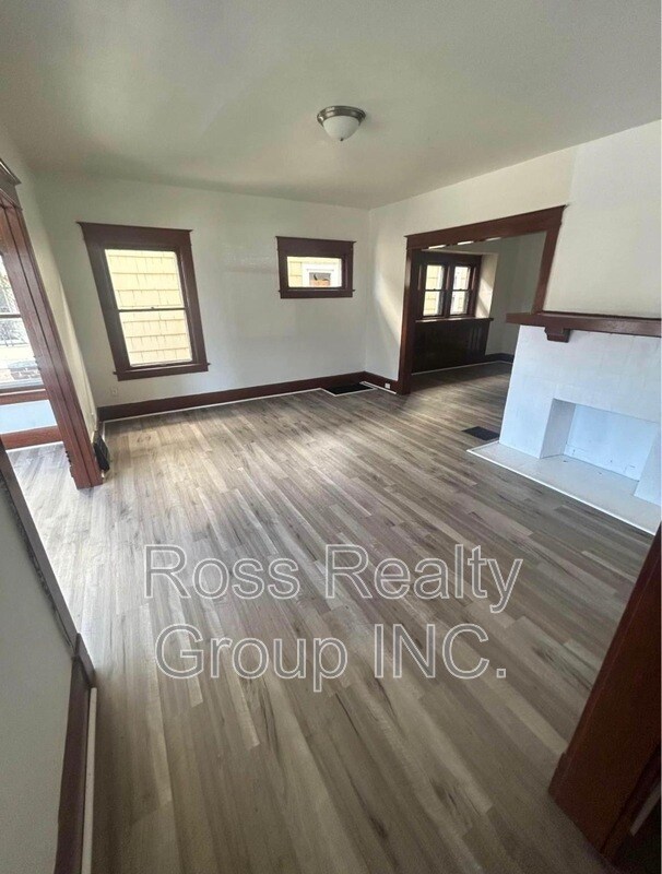 Foto principal - 2758 Monroe St