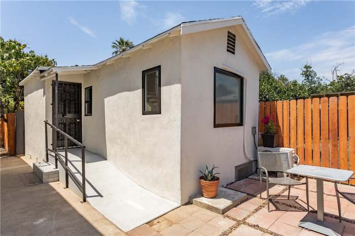 Unit Exterior and Entrance - 1005 1/2 Calzona St