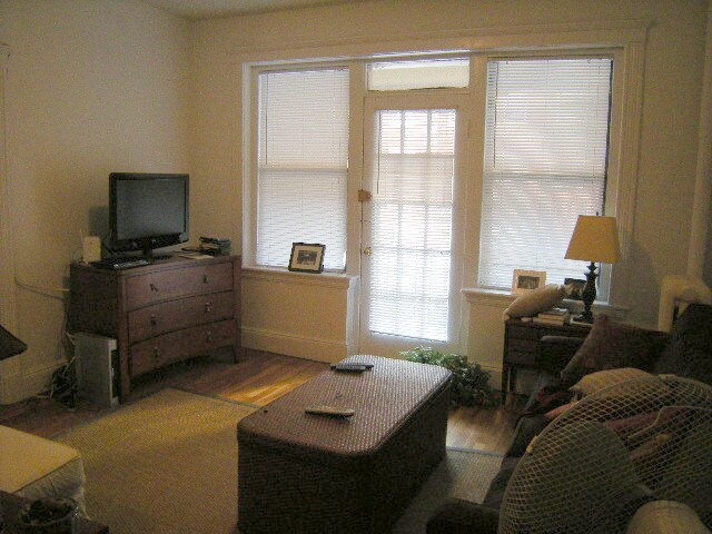 Primary Photo - 11 Carol Ave