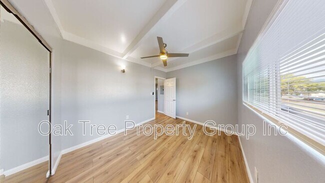 Foto del edificio - 7867 Bancroft Ave