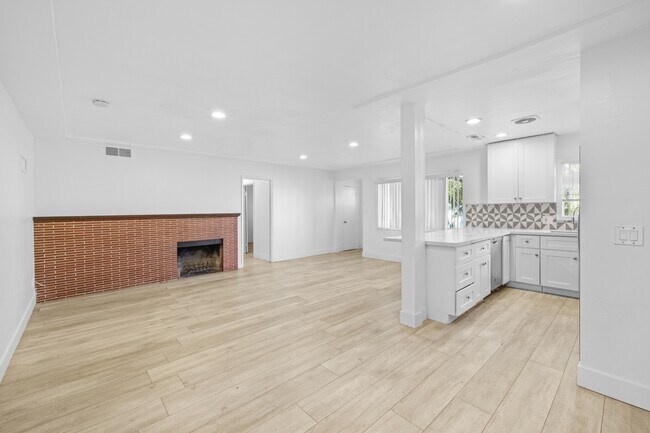 Building Photo - 6306 Connie Dr