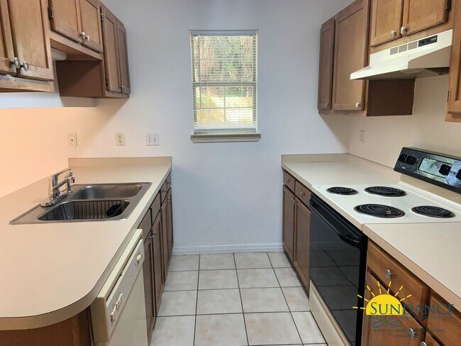 Foto del edificio - Great 2 Bedroom Townhouse in Central Fort ...