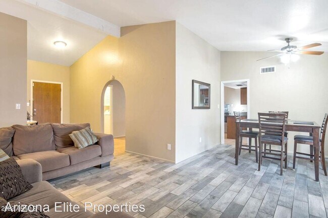 Foto del edificio - 3 br, 2 bath House - 2108 W Bentrup St