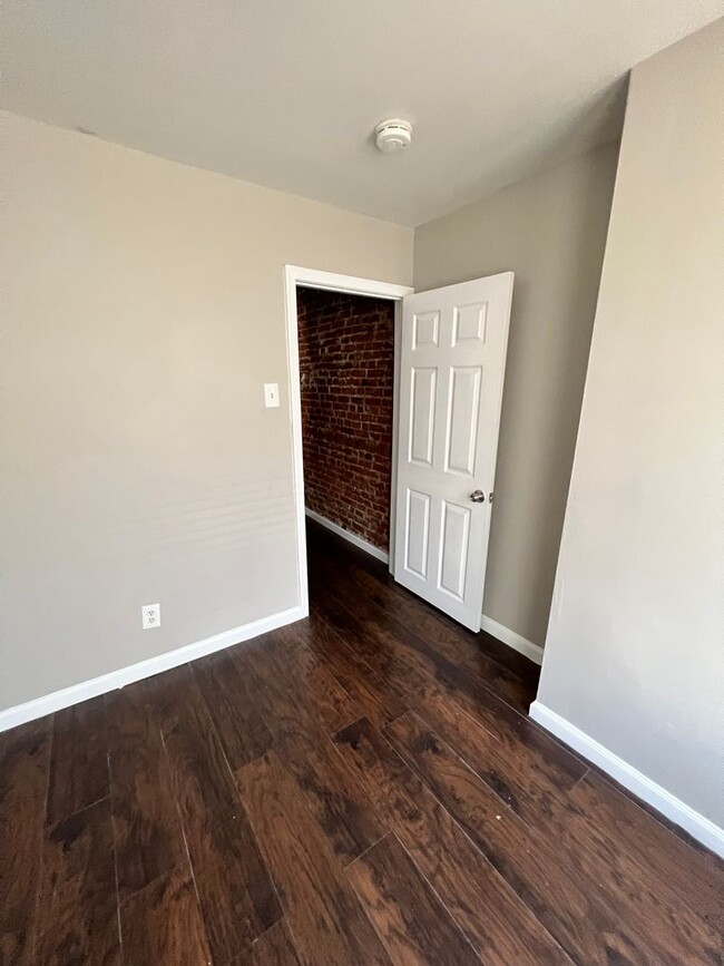 Building Photo - CHARMING 3 BEDROOM HOME IN NORTH PHILADELP...