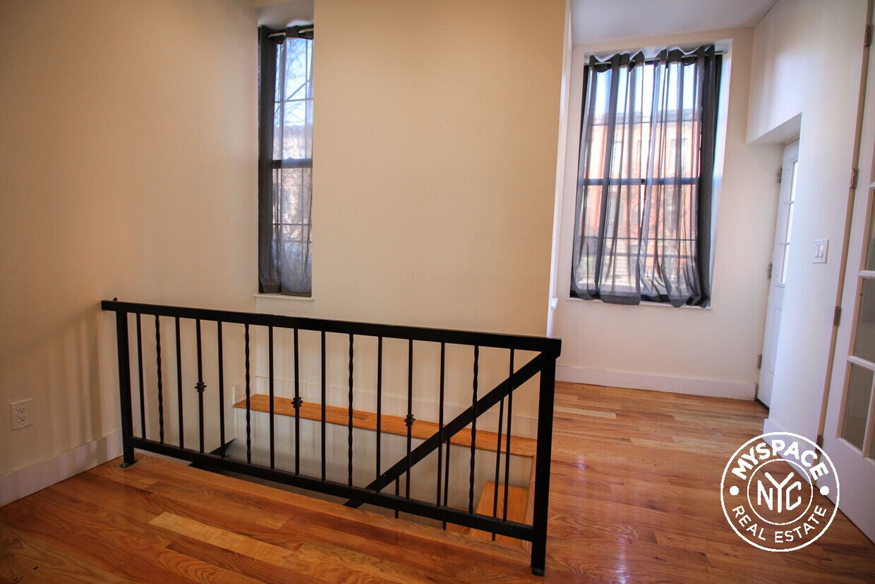 Primary Photo - 360 Decatur St