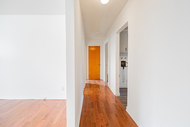 Photo du bâtiment - 281-17e 17e Avenue N