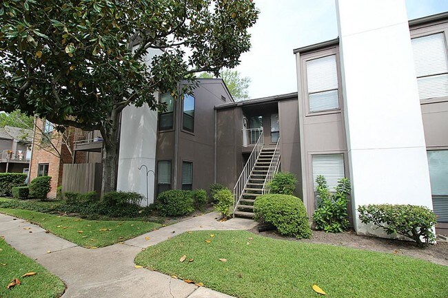 Foto del edificio - 1201 Bering Dr