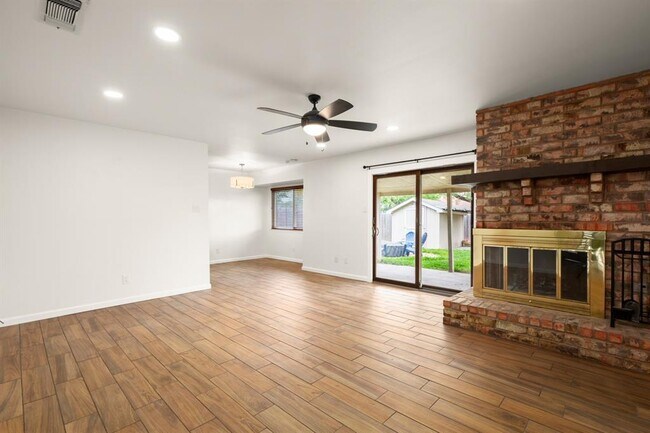 Foto del edificio - 2802 Nordham Dr