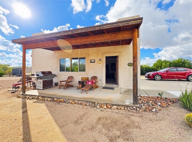 Foto del edificio - 1033 E Irvine Rd