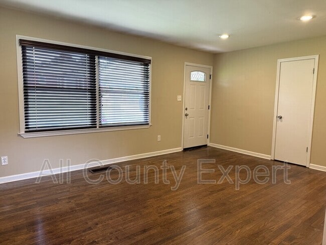 Building Photo - 916 Zion Cir