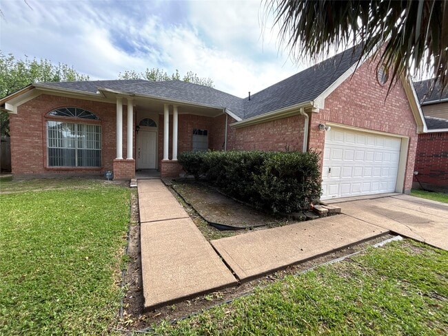 Foto del edificio - 15803 Mission Estates Ct