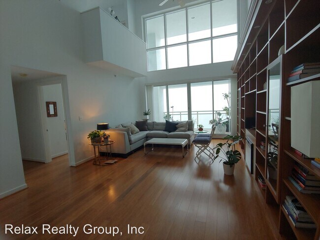 Building Photo - 2 br, 2 bath House - 1990 Main Street #5